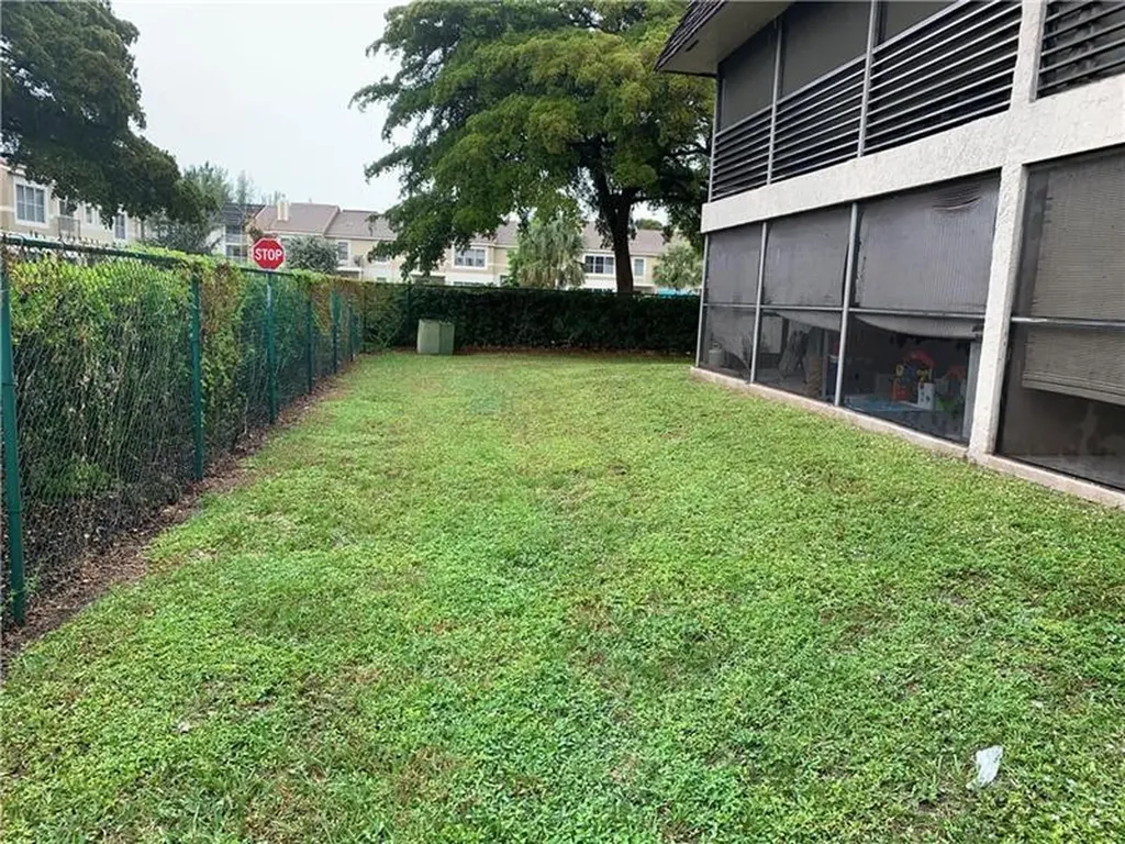 2830 Riverside Drive Coral Springs FL 33065