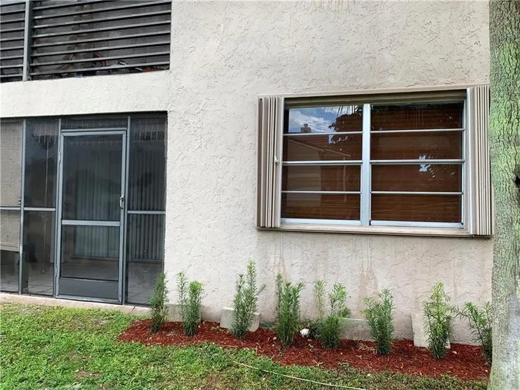 2830 Riverside Drive Coral Springs FL 33065