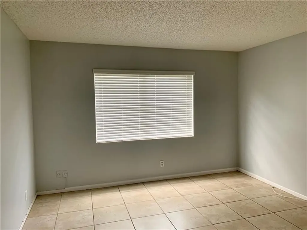 2830 Riverside Drive Coral Springs FL 33065