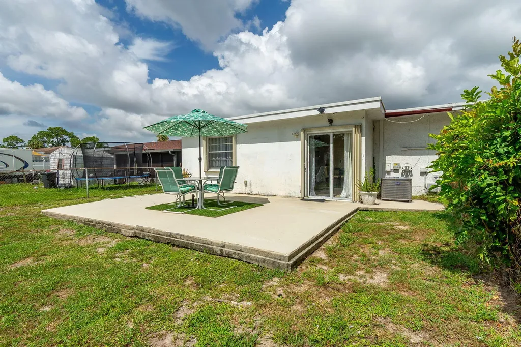 799 Ilene Road E West Palm Beach FL 33415