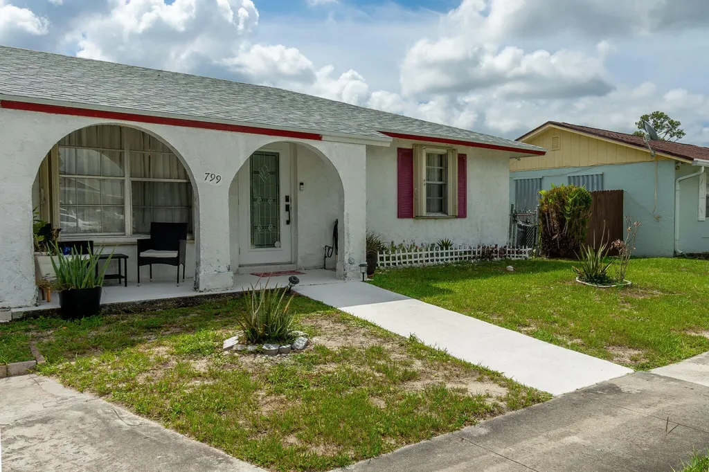 799 Ilene Road E West Palm Beach FL 33415