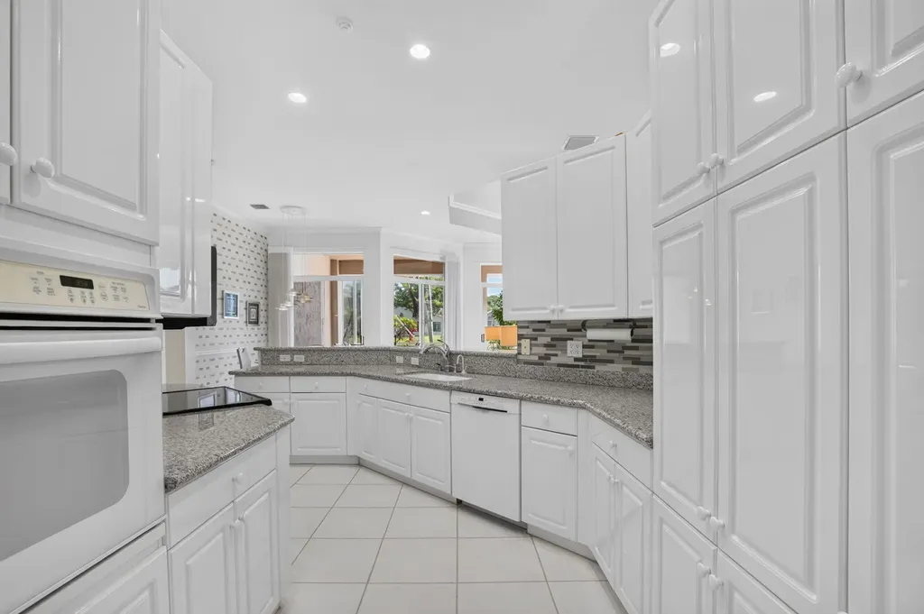 5281 Brooklawn Terrace Boynton Beach FL 33437