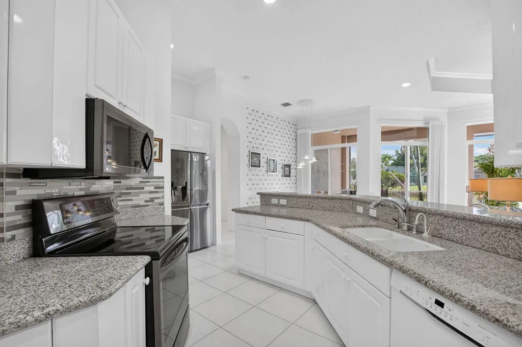 5281 Brooklawn Terrace Boynton Beach FL 33437