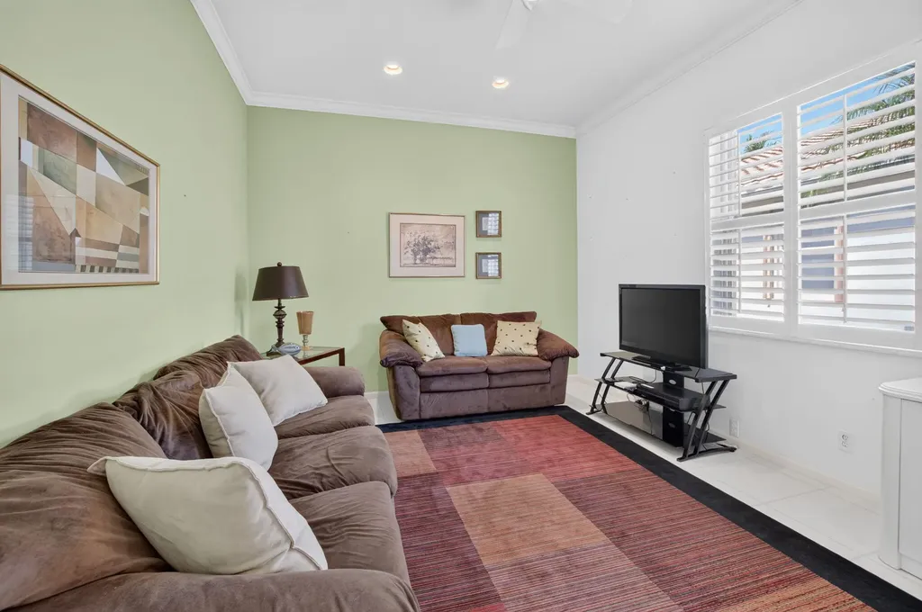 5281 Brooklawn Terrace Boynton Beach FL 33437