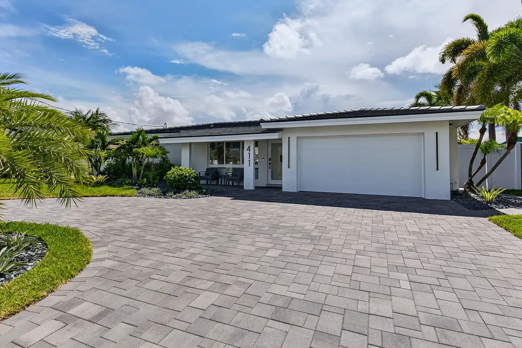 Pompano Beach FL, 411 SE 2nd Avenue