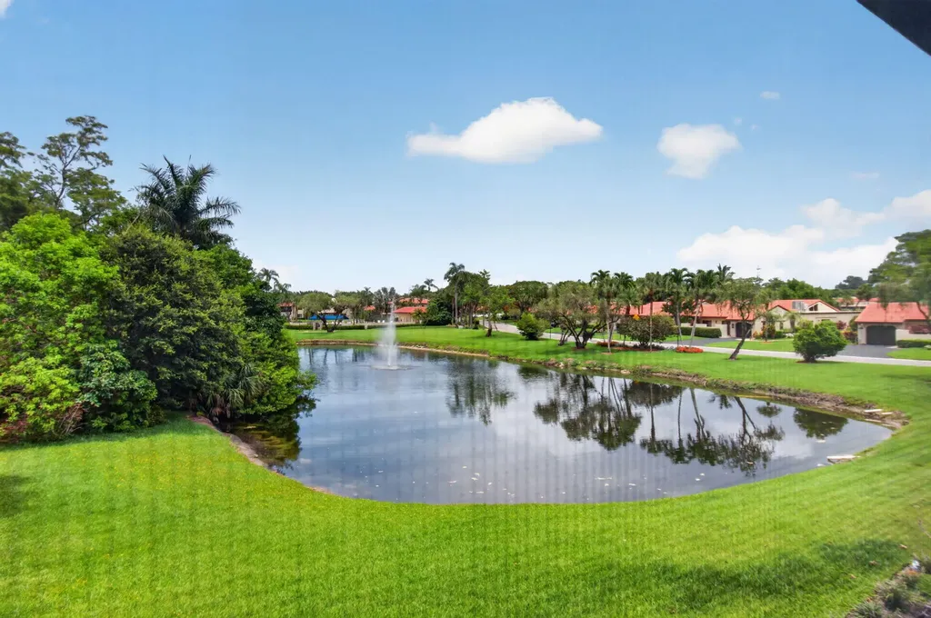 8460 Casa Del Lago Boca Raton FL 33433