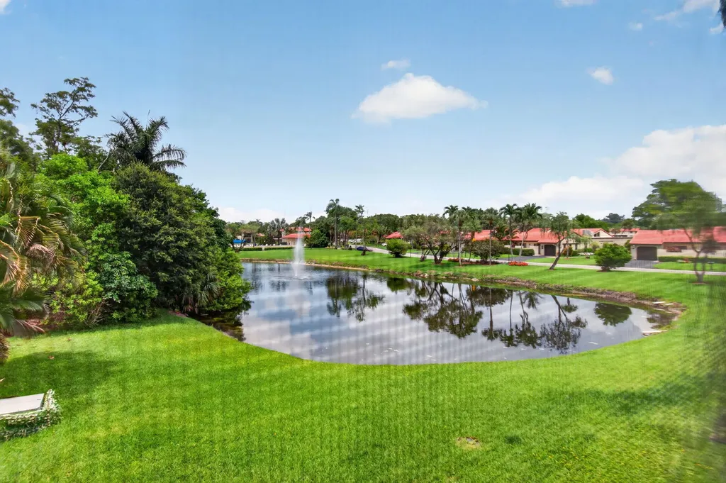 8460 Casa Del Lago Boca Raton FL 33433