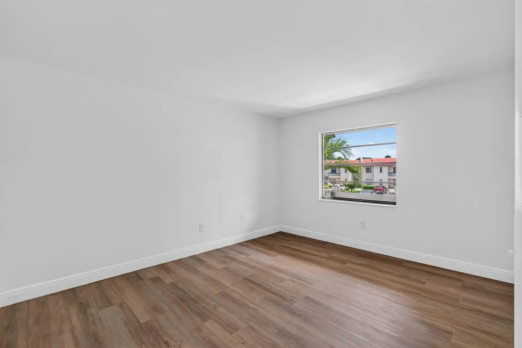 8460 Casa Del Lago Boca Raton FL 33433
