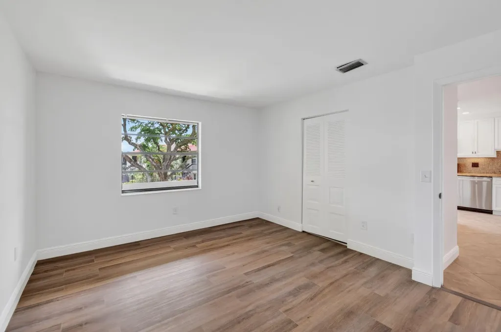 8460 Casa Del Lago Boca Raton FL 33433