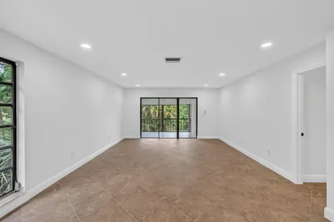 8460 Casa Del Lago Boca Raton FL 33433