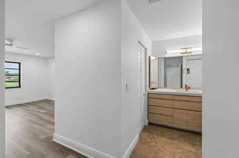 8460 Casa Del Lago Boca Raton FL 33433