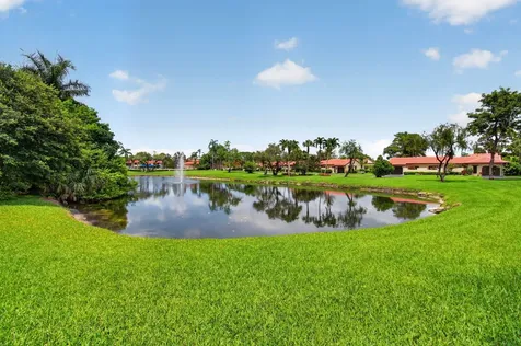 8460 Casa Del Lago Boca Raton FL 33433