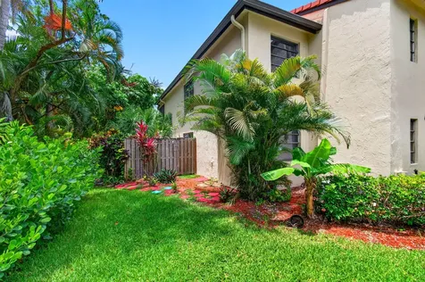 8460 Casa Del Lago Boca Raton FL 33433
