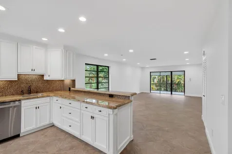 8460 Casa Del Lago Boca Raton FL 33433