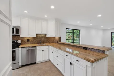 8460 Casa Del Lago Boca Raton FL 33433