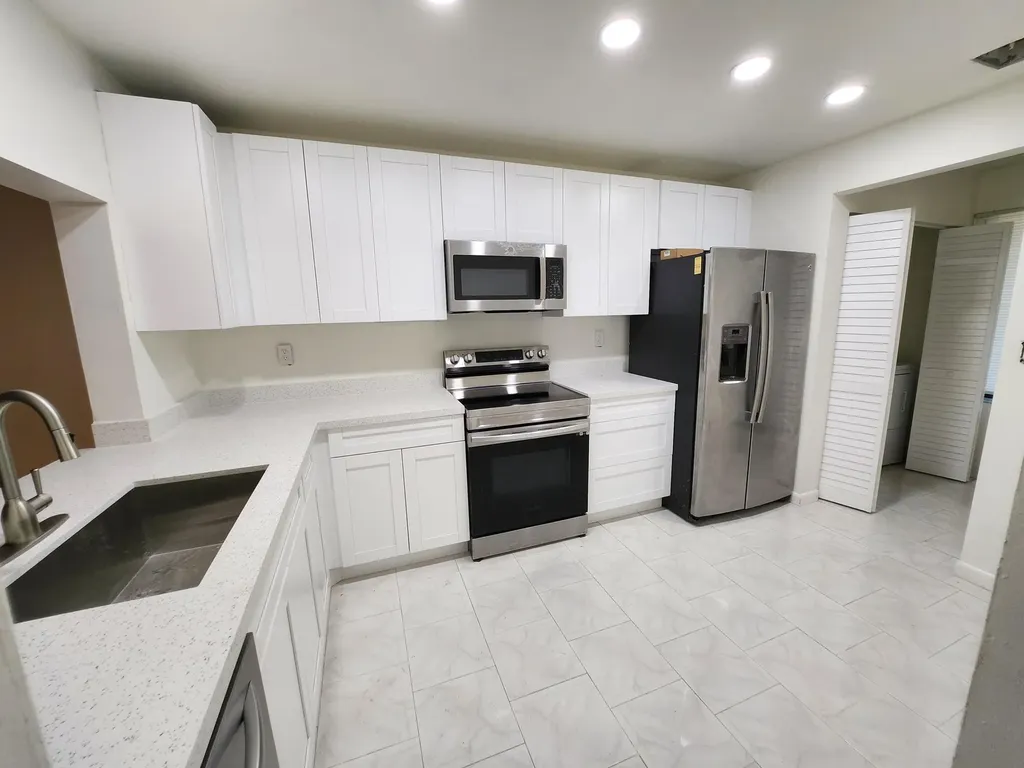 903 NW 79th Terrace Plantation FL 33324