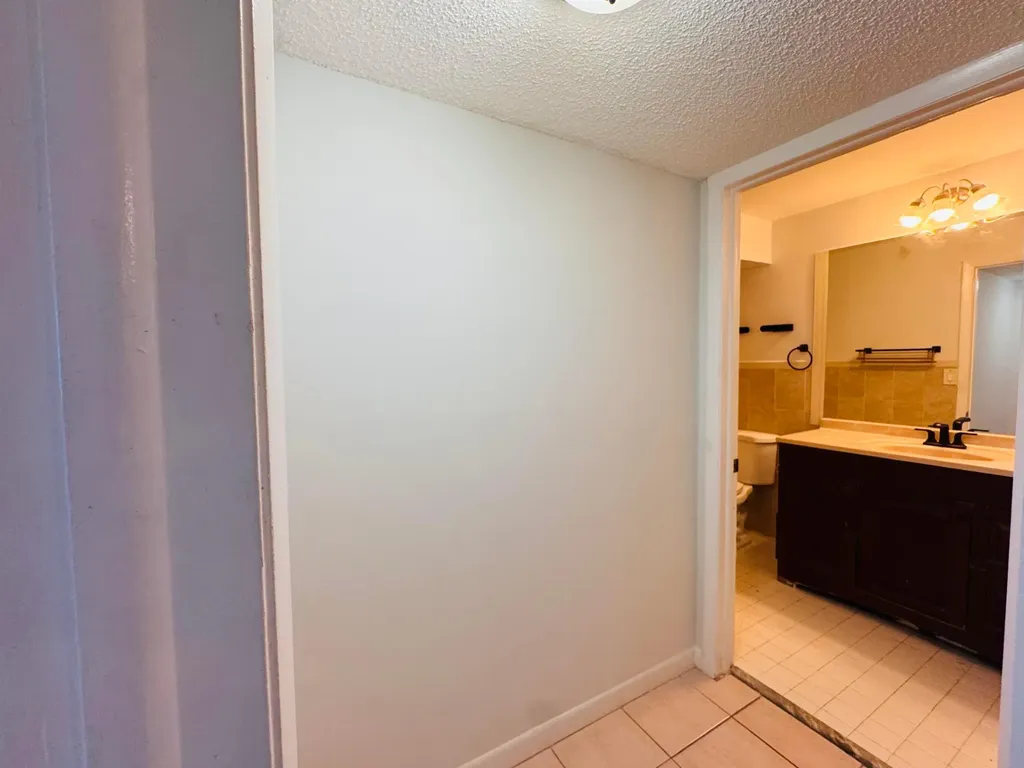 809 NE 199th Street Miami FL 33179