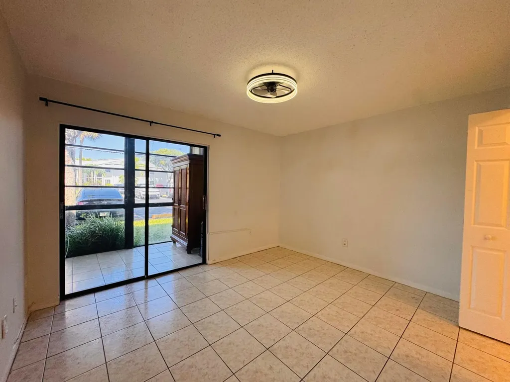 809 NE 199th Street Miami FL 33179