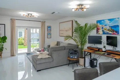1877 NE 15th Avenue Fort Lauderdale FL 33305