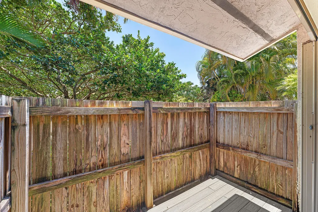 7627 Sierra Drive W Boca Raton FL 33433