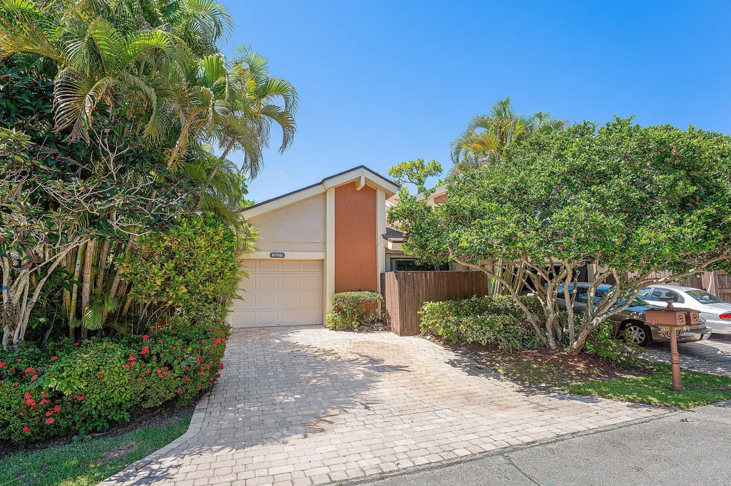 7627 Sierra Drive W Boca Raton FL 33433
