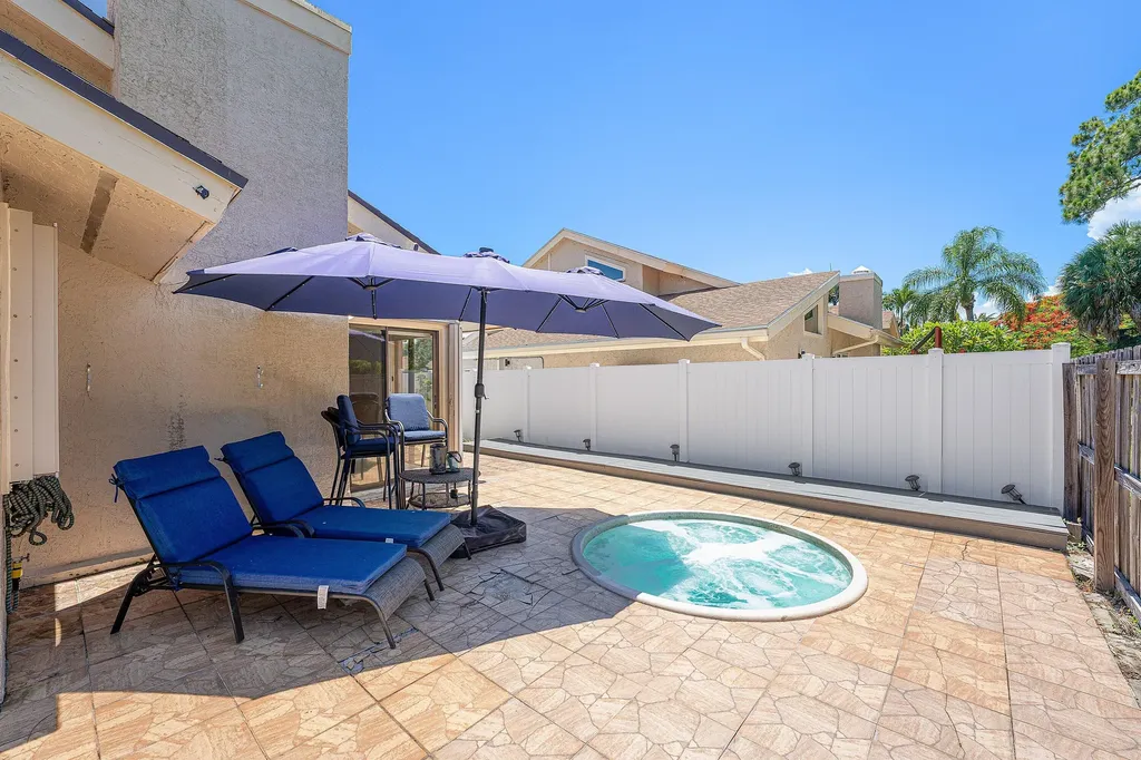 7627 Sierra Drive W Boca Raton FL 33433