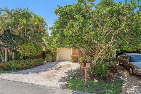 7627 Sierra Drive W Boca Raton FL 33433