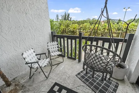 1021 Mockingbird Lane Plantation FL 33324
