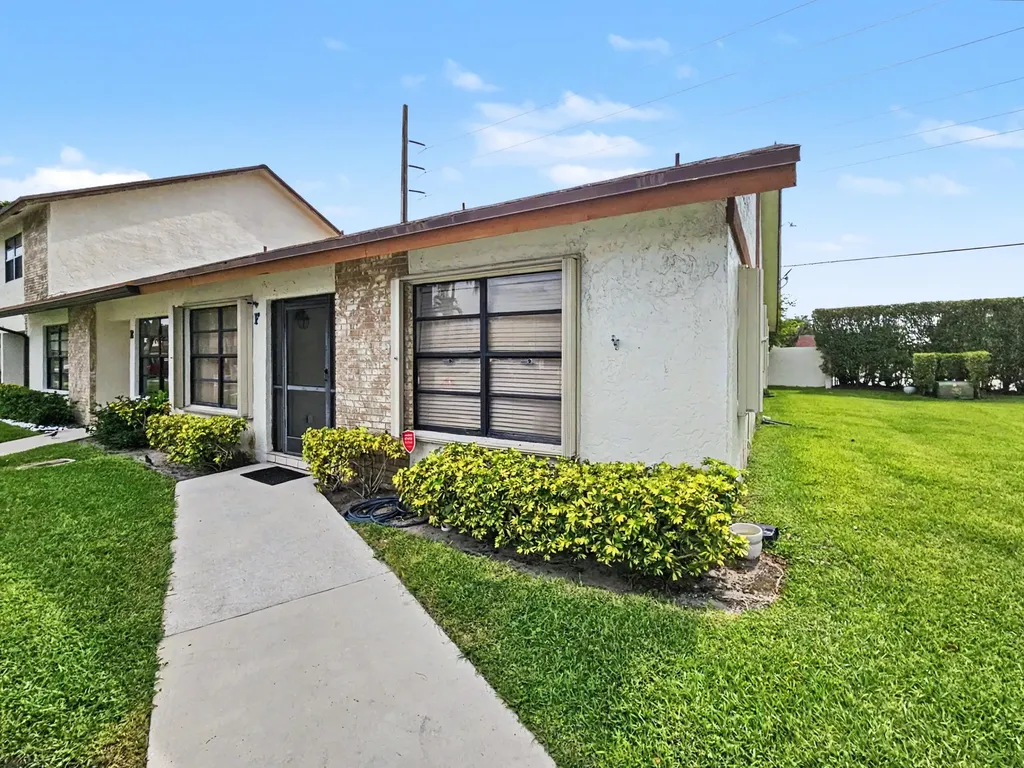 1160 Parkside Green Drive Greenacres FL 33415