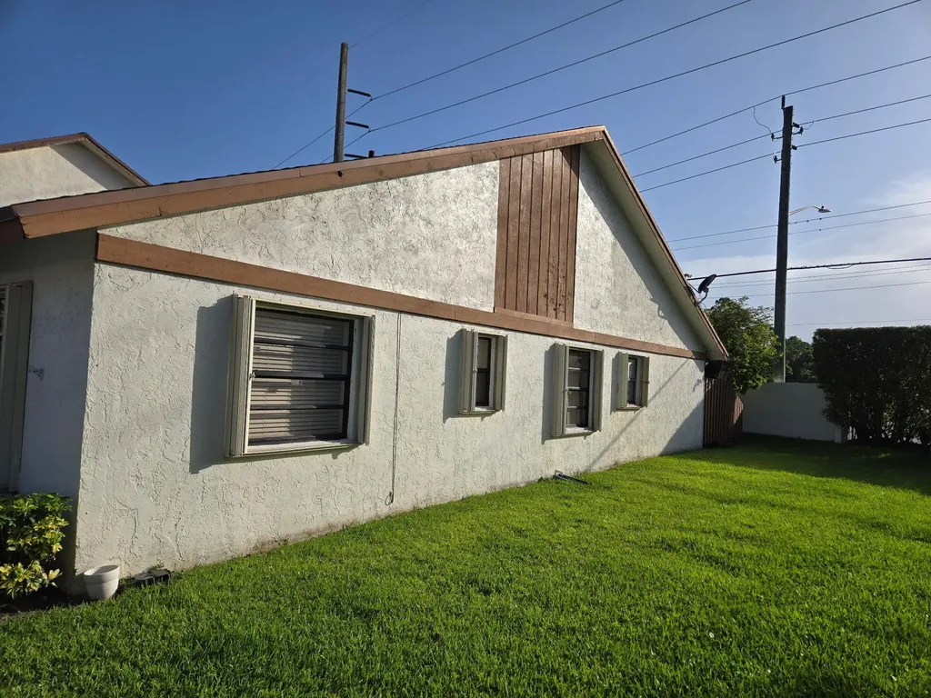 1160 Parkside Green Drive Greenacres FL 33415