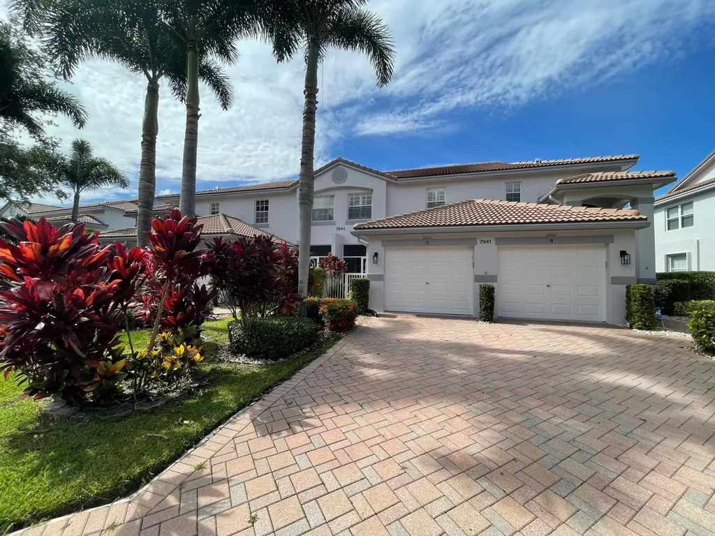 7941 Laina Lane Boynton Beach FL 33437