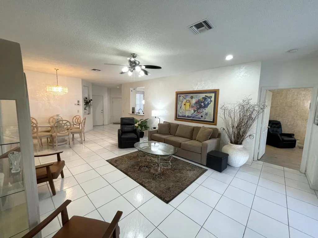 7941 Laina Lane Boynton Beach FL 33437
