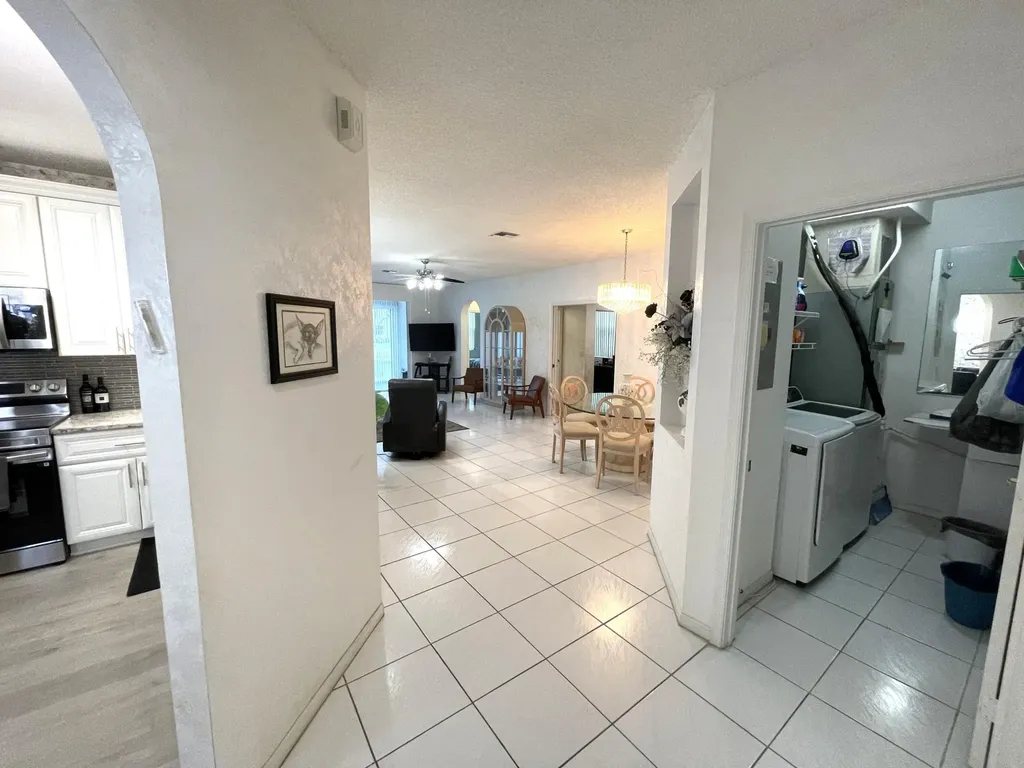 7941 Laina Lane Boynton Beach FL 33437