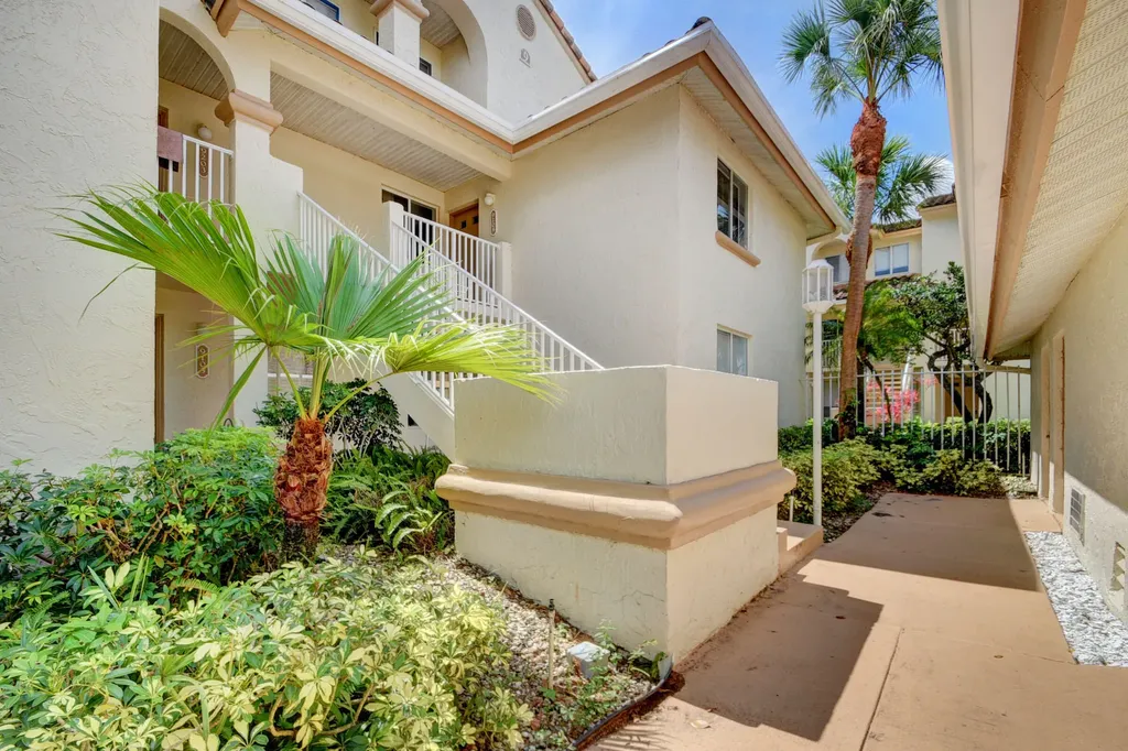 9204 Glenmoor Drive West Palm Beach FL 33409