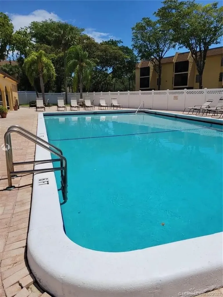470 NW 20th Street Boca Raton FL 33431