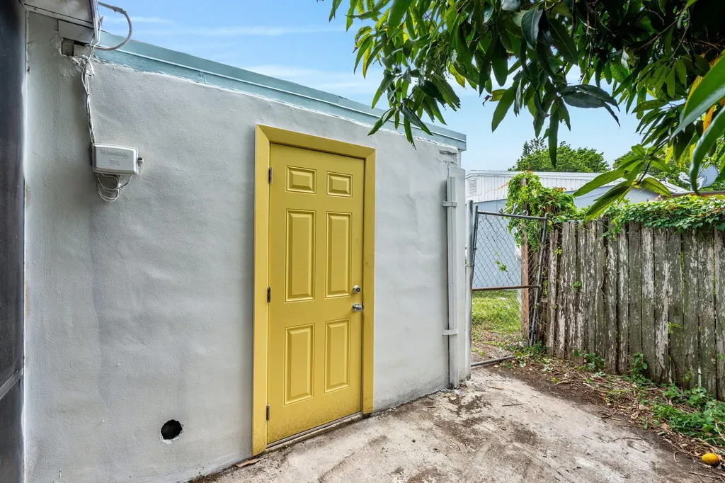 2029 Ardmore Road West Palm Beach FL 33409