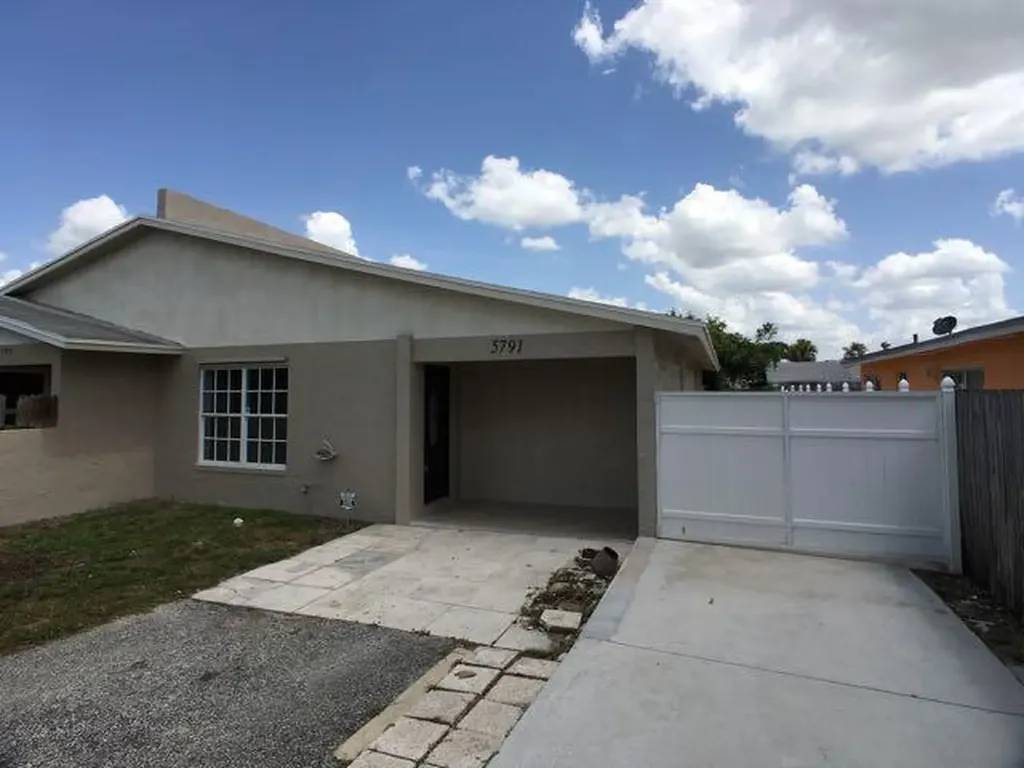 5791 S Rue Road West Palm Beach FL 33415