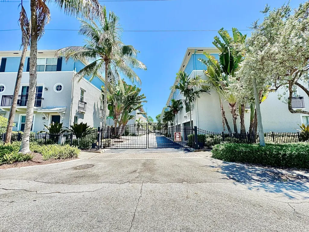 326 NW 1st Street Delray Beach FL 33444