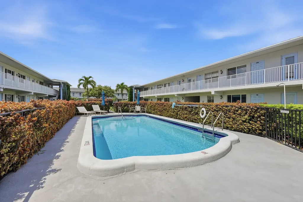 2110 NE 42nd Street Lighthouse Point FL 33064