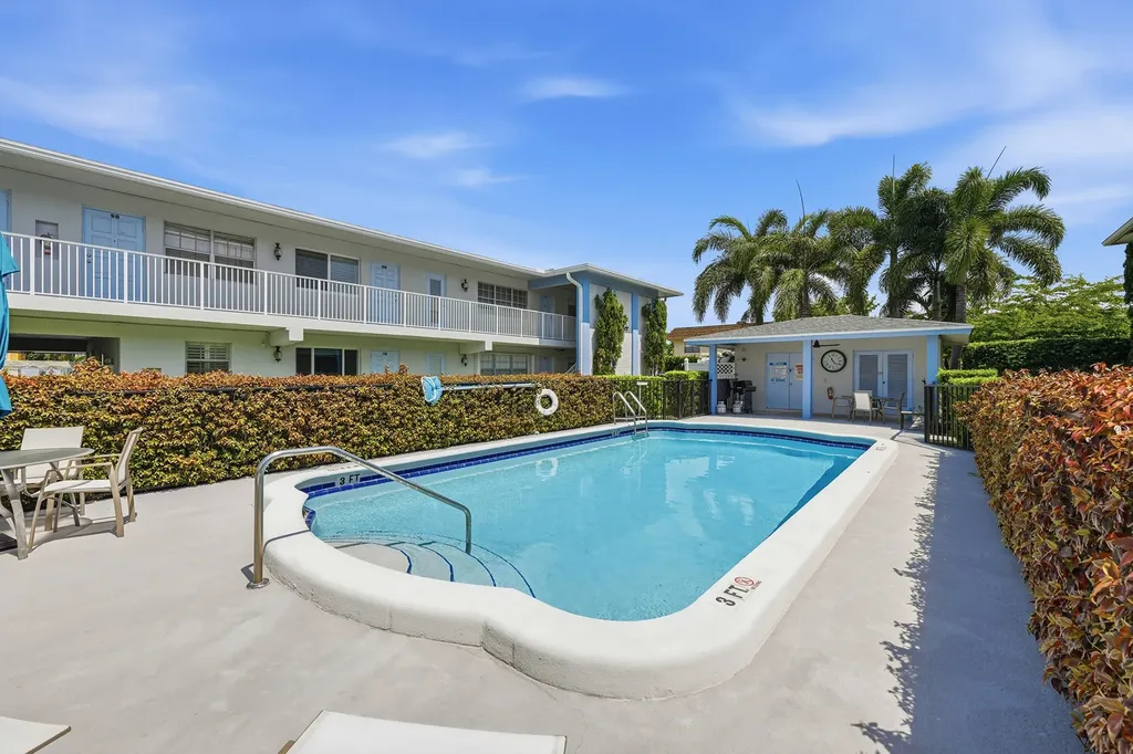 2110 NE 42nd Street Lighthouse Point FL 33064
