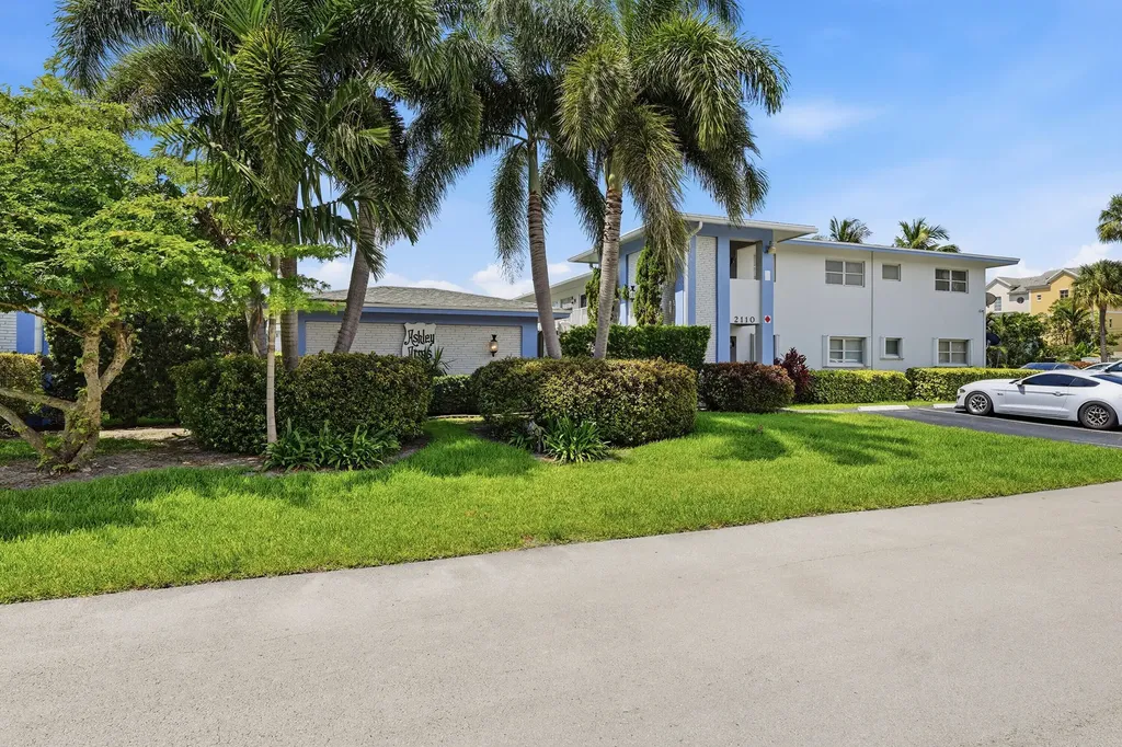2110 NE 42nd Street Lighthouse Point FL 33064