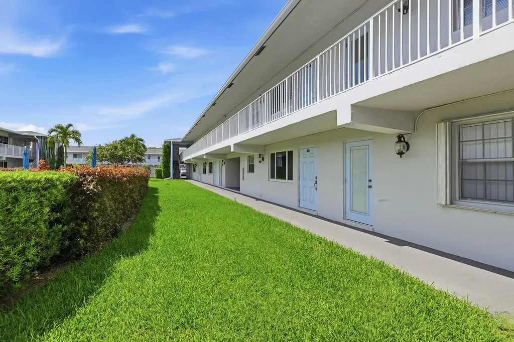 2110 NE 42nd Street Lighthouse Point FL 33064