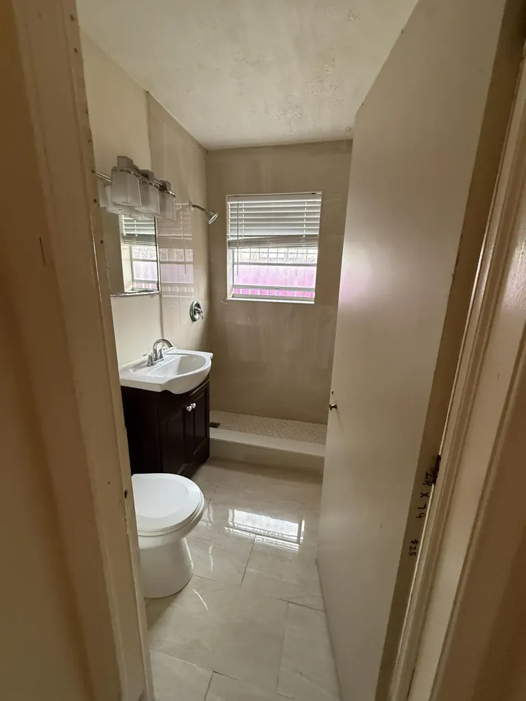 124 NW 45th Avenue Plantation FL 33317