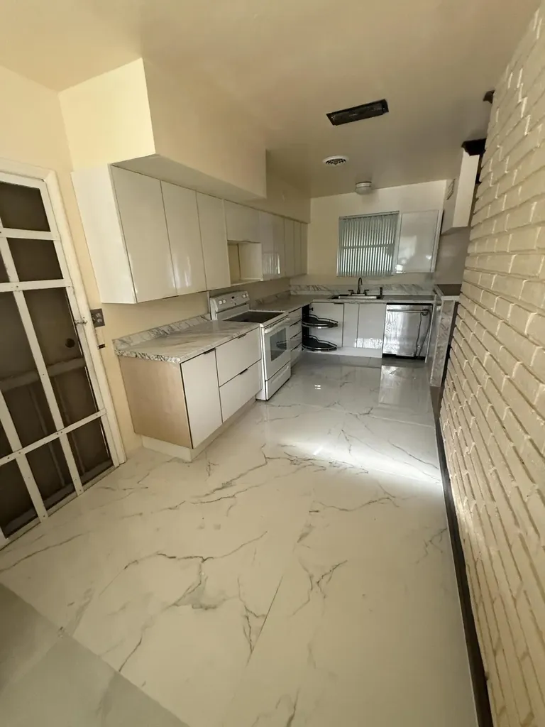 124 NW 45th Avenue Plantation FL 33317