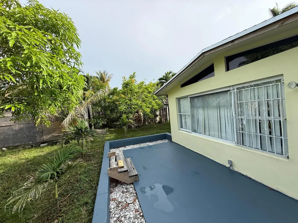 124 NW 45th Avenue Plantation FL 33317