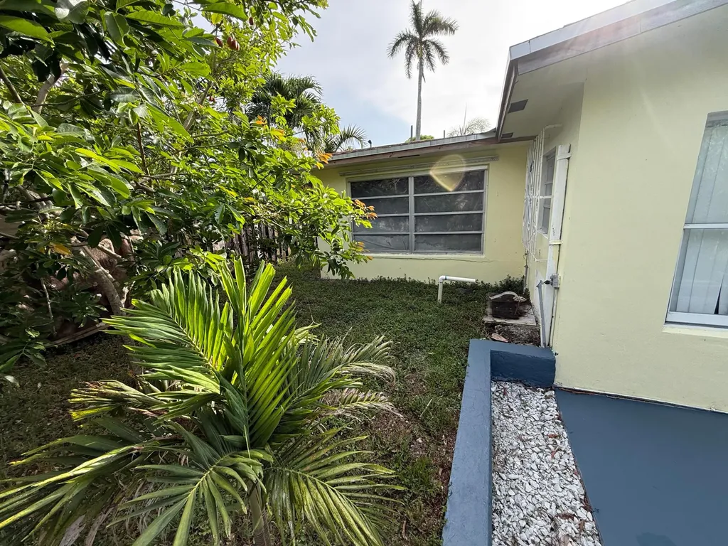 124 NW 45th Avenue Plantation FL 33317