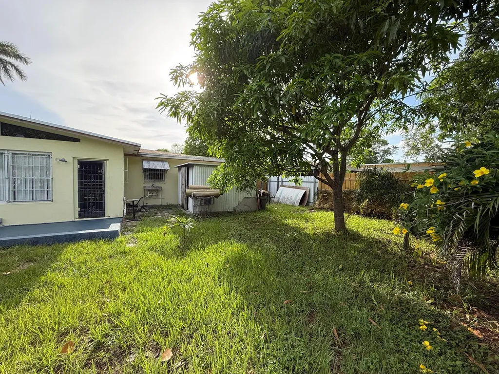 124 NW 45th Avenue Plantation FL 33317