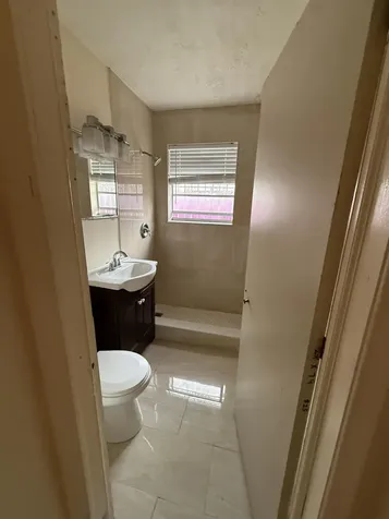 124 NW 45th Avenue Plantation FL 33317