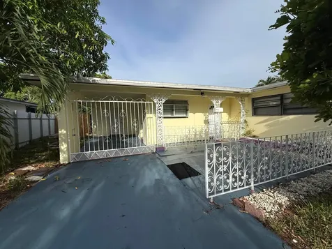 124 NW 45th Avenue Plantation FL 33317