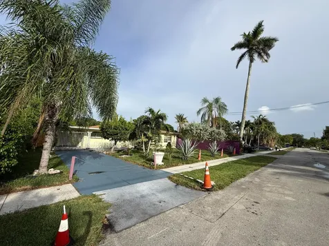 124 NW 45th Avenue Plantation FL 33317
